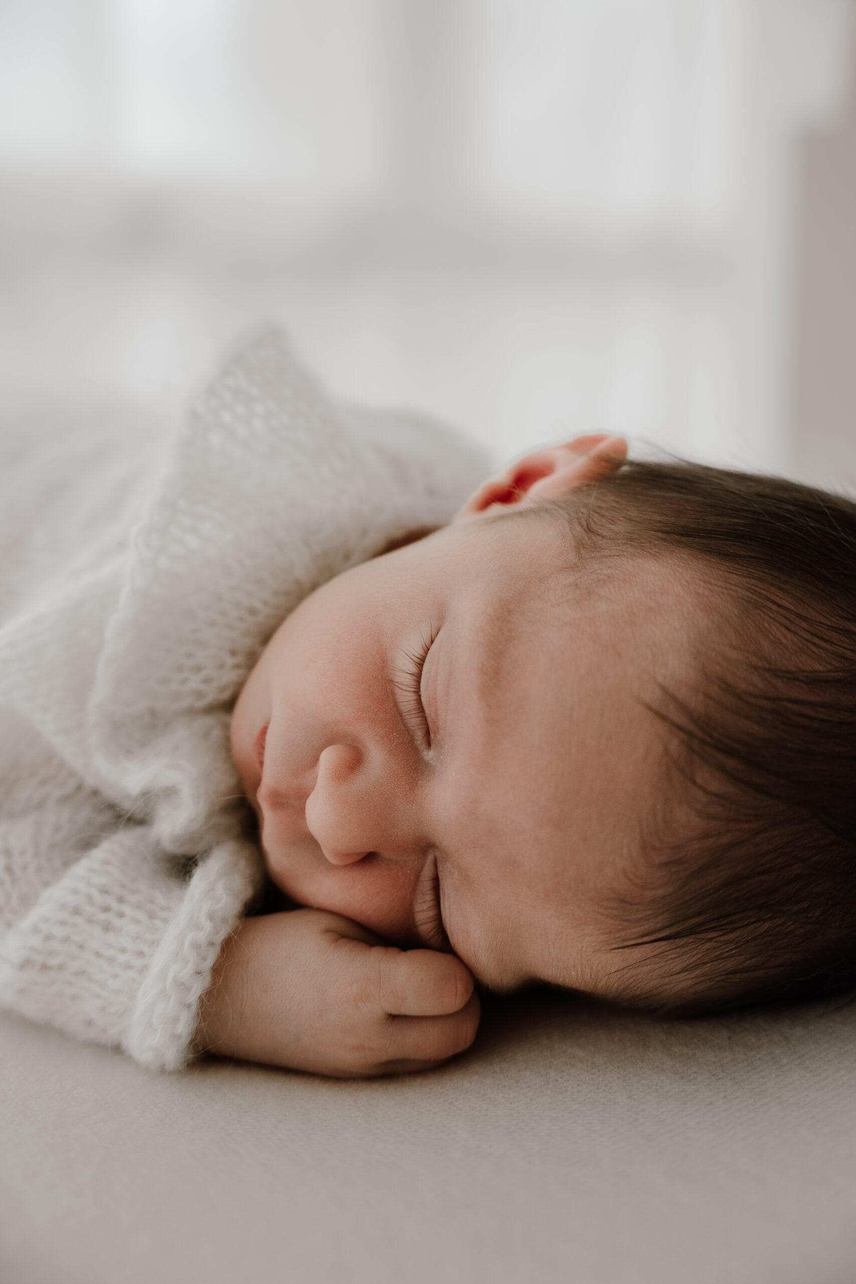 Newbornshooting & Neugeborenenshooting mit Geschwisterkind zwischen Stuttgart, Heilbronn & Ludwigsburg (Besigheim, Freiberg, Bönnigheim, Brackenheim, Illsfeld, Mundelsheim, Großbottwar, Aspach, Bietigheim-Bissingen)