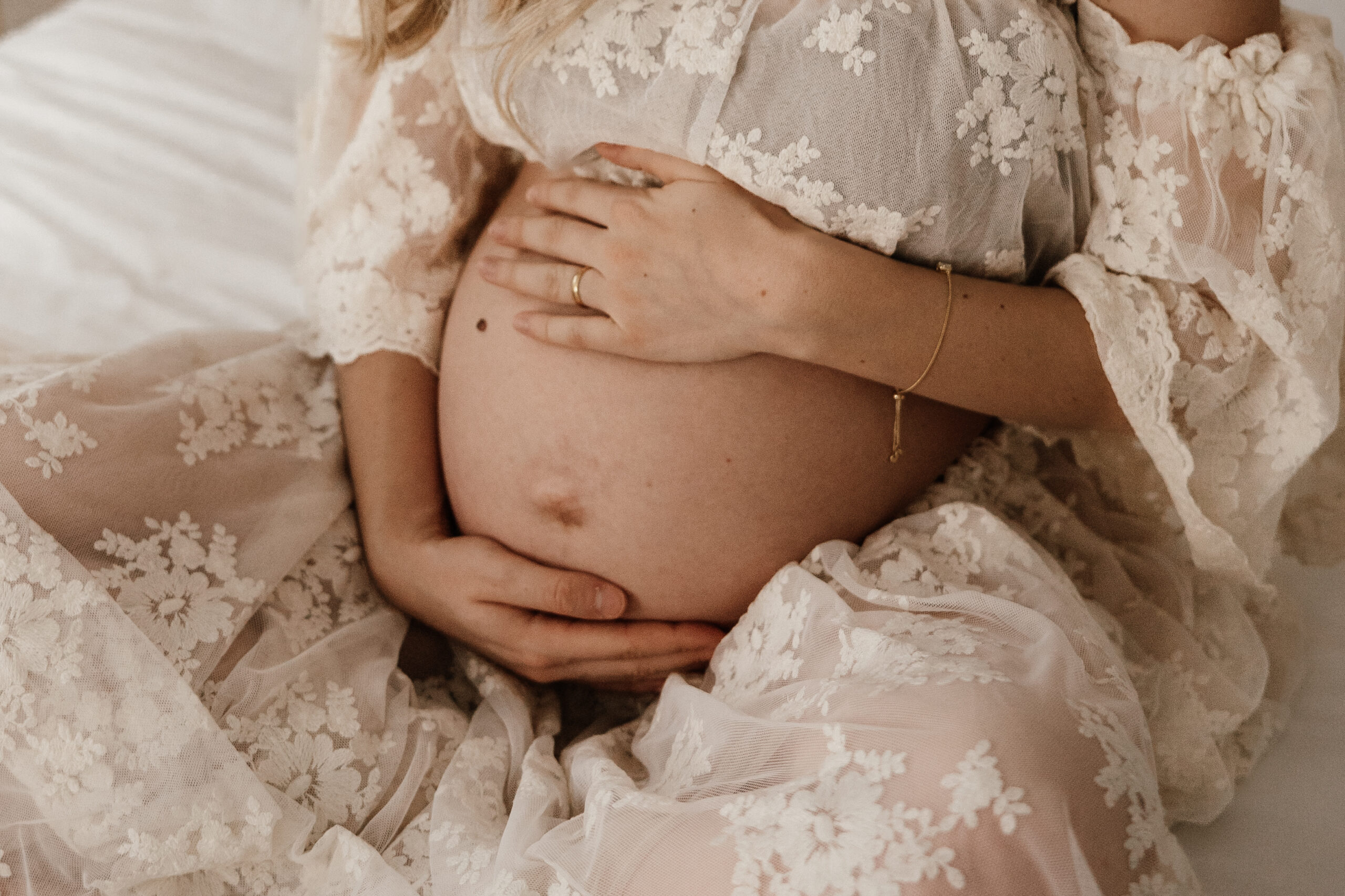 Fotostudio_Babybauchshooting_Familienshooting_Neugeborenenshooting_Stuttgart_Ludwigsburg_Heilbronn_Aspach_Besigheim_Bönnigheim_Mundelsheim_Hessigheim_Illsfeld_Pleidelsheim_Kornwestheim_Sinsheim_Neckarsulm_Fotograf