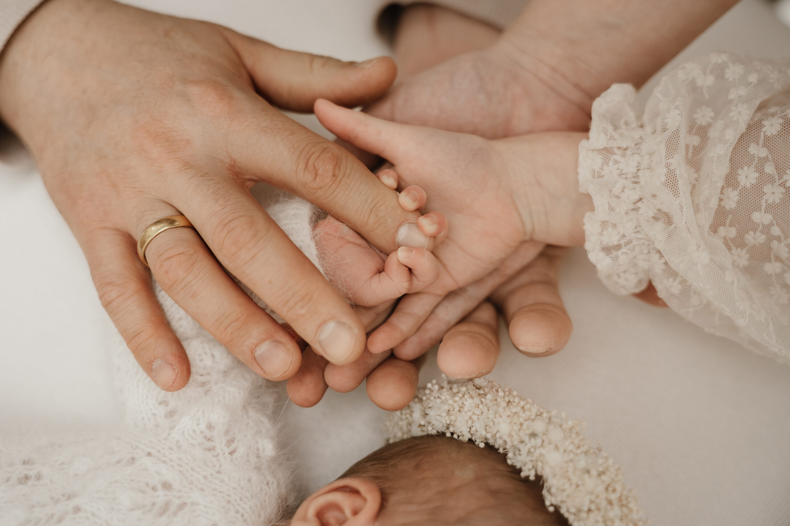 Fotostudio_Babybauchshooting_Familienshooting_Neugeborenenshooting_Stuttgart_Ludwigsburg_Heilbronn_Aspach_Besigheim_Bönnigheim_Mundelsheim_Hessigheim_Illsfeld_Pleidelsheim_Kornwestheim_Sinsheim_Neckarsulm_Fotograf