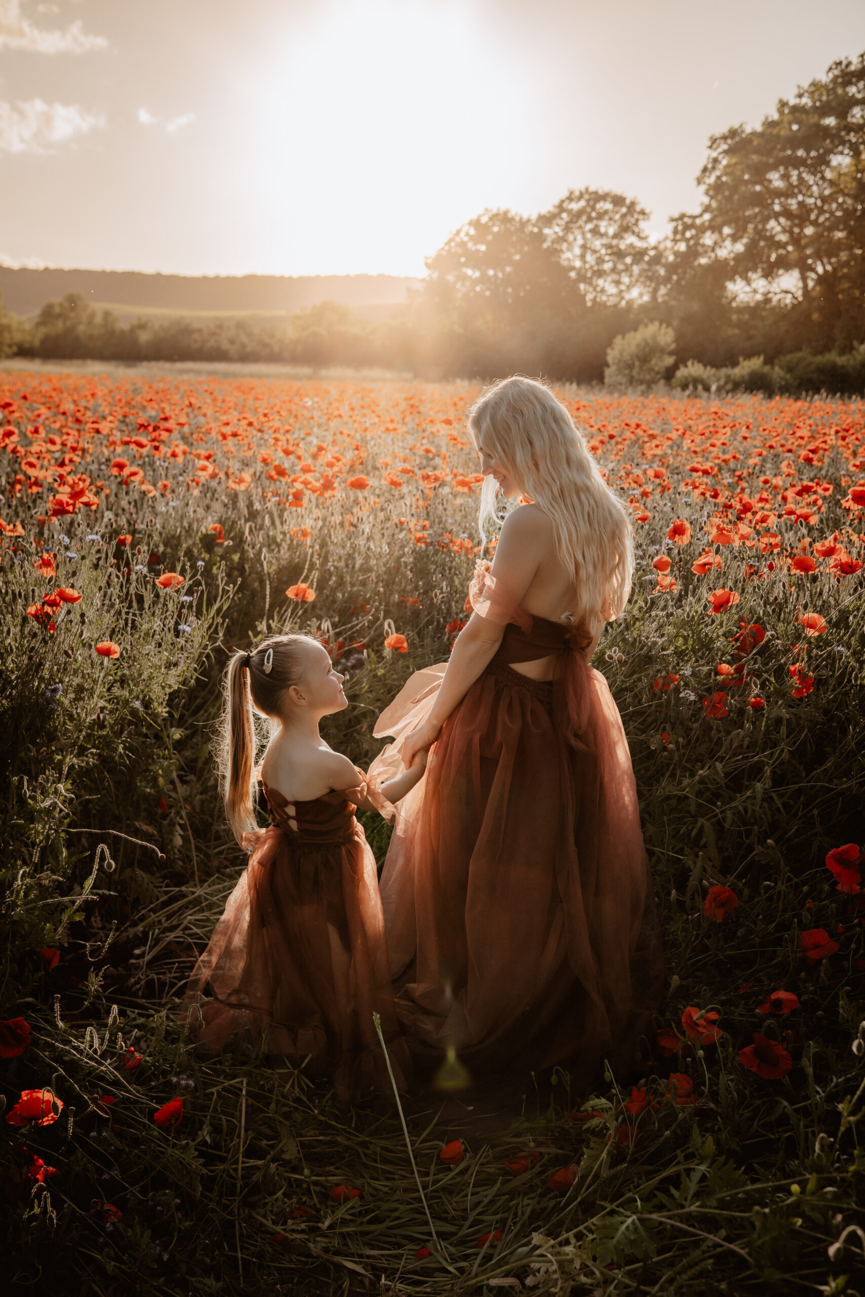 Familienshooting im Abendlicht Mutter und Tochter Shooting in der Natur in Stuttgart