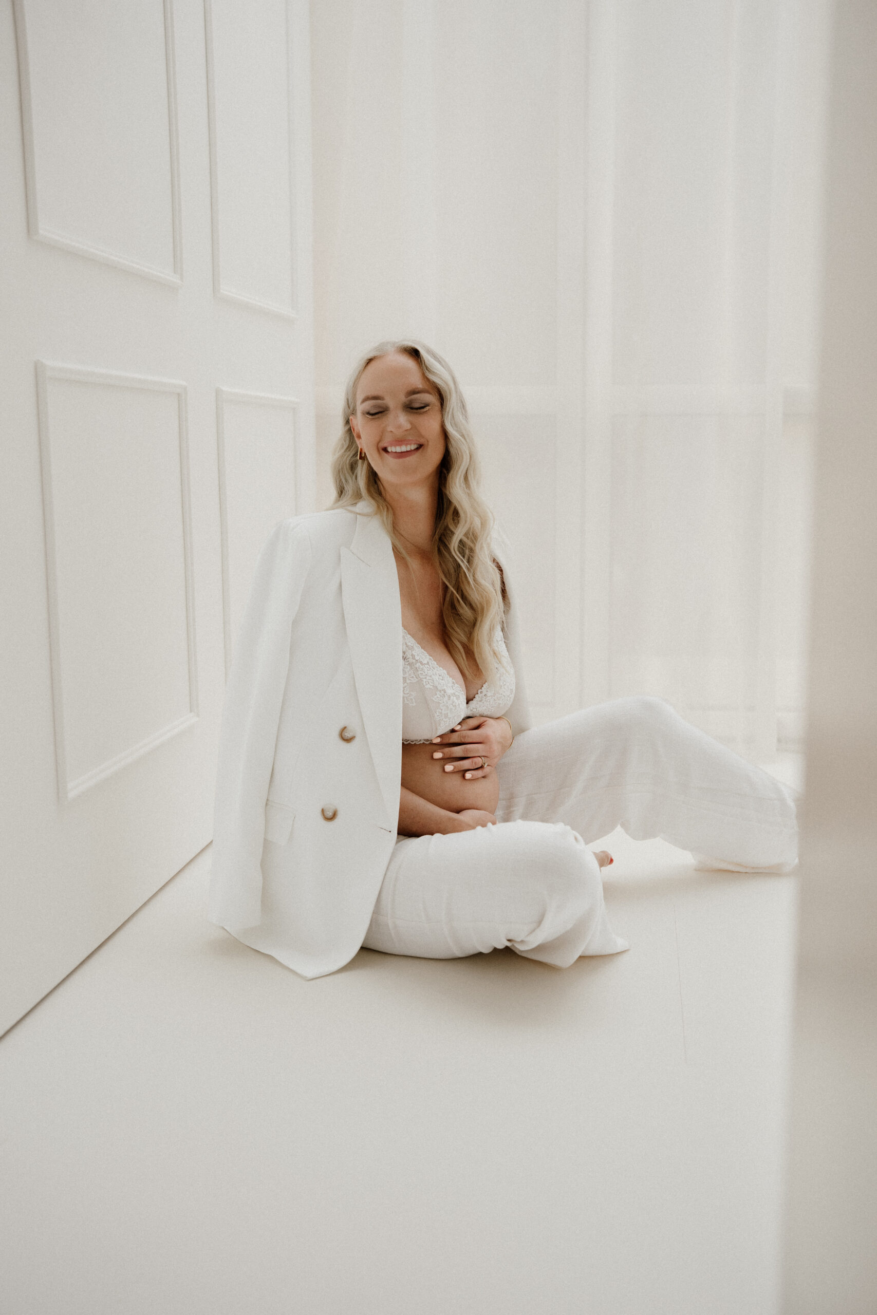 Hochwertige Fotografie im Studio in Ludwigsburg Babybauchshooting